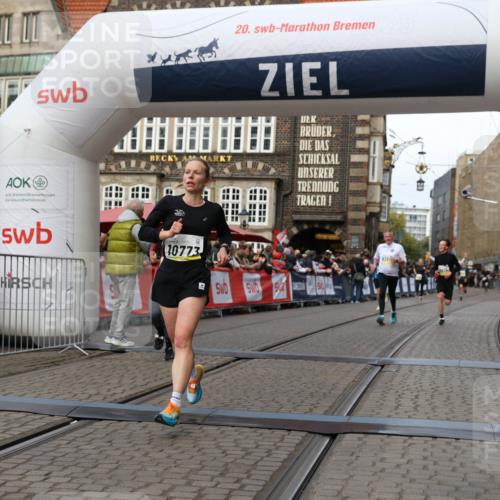 05.10.2025 - 20. swb-Marathon Bremen Yannick Fuchs http://msf.ph/oto/9254624 05.10.2025 10:46:03 Ziel 9285, 9397, 9876, 10090, 10773, 11617 meine-sportfotos.de