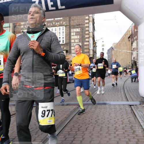 05.10.2025 - 20. swb-Marathon Bremen Yannick Fuchs http://msf.ph/oto/9254681 05.10.2025 10:54:56 Ziel 8326, 9282, 9295, 9436, 9560, 9591, 9754, 9776, 10007, 10024, 10232, 10233, 10487, 10609, 10770, 11163, 11276, 11373 meine-sportfotos.de