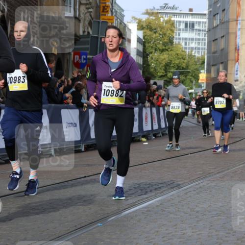 05.10.2025 - 20. swb-Marathon Bremen Strokosch-Dieckow http://msf.ph/oto/9254710 05.10.2025 11:02:23 Ziel 9707, 9748, 9802, 9839, 10093, 10194, 10615, 10821, 10829, 10982, 10983, 11386, 11537, 11538 meine-sportfotos.de