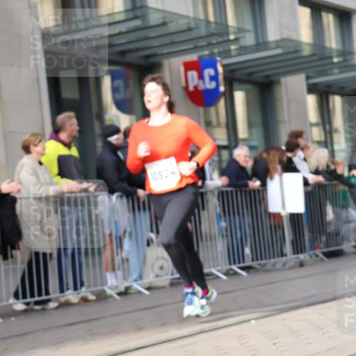 05.10.2025 - 20. swb-Marathon Bremen Strokosch-Dieckow http://msf.ph/oto/9254725 05.10.2025 10:56:41 Ziel 5172, 9231, 9314, 9451, 9577, 9669, 9797, 9937, 10069, 10105, 10145, 10293, 10397, 10545, 10867, 10917, 10924, 11138, 11168, 11202, 11274, 11434, 11435, 11566, 11675, 11686, 5172, 9231, 9314, 9451, 9577, 9669, 9797, 9937, 10069, 10105, 10145, 10293, 10397, 10545, 10867, 10917, 10924, 11138, 11168, 11202, 11274, 11434, 11435, 11566, 11675, 11686 meine-sportfotos.de