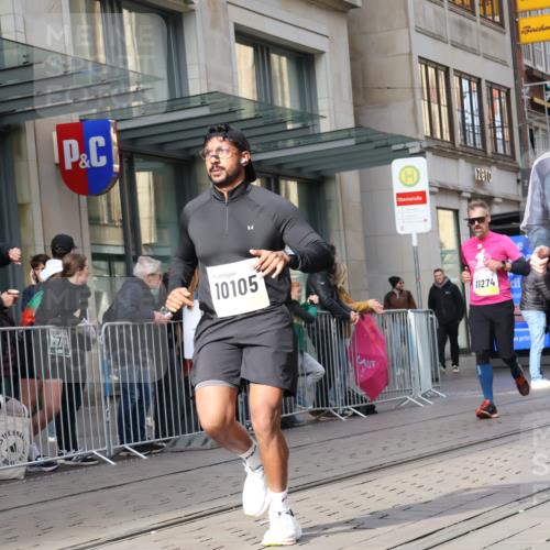 05.10.2025 - 20. swb-Marathon Bremen Strokosch-Dieckow http://msf.ph/oto/9254751 05.10.2025 10:56:42 Ziel 5172, 9231, 9314, 9451, 9577, 9669, 9797, 9937, 10069, 10105, 10145, 10293, 10397, 10545, 10867, 10917, 10924, 11138, 11168, 11202, 11274, 11434, 11435, 11566, 11686, 5172, 9231, 9314, 9451, 9577, 9669, 9797, 9937, 10069, 10105, 10145, 10293, 10397, 10545, 10867, 10917, 10924, 11138, 11168, 11202, 11274, 11434, 11435, 11566, 11686 meine-sportfotos.de