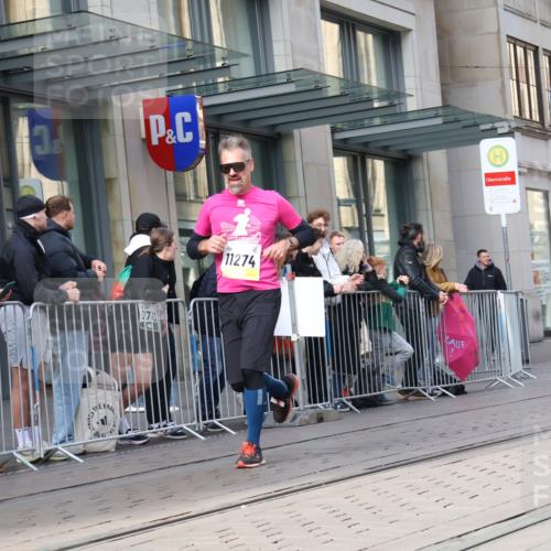 05.10.2025 - 20. swb-Marathon Bremen Strokosch-Dieckow http://msf.ph/oto/9254787 05.10.2025 10:56:44 Ziel 5172, 9231, 9314, 9451, 9489, 9577, 9669, 9797, 9937, 10069, 10105, 10293, 10397, 10545, 10867, 10917, 10924, 11138, 11168, 11202, 11274, 11434, 11435, 11566, 11596, 11686, 5172, 9231, 9314, 9451, 9489, 9577, 9669, 9797, 9937, 10069, 10105, 10293, 10397, 10545, 10867, 10917, 10924, 11138, 11168, 11202, 11274, 11434, 11435, 11566, 11596, 11686 meine-sportfotos.de
