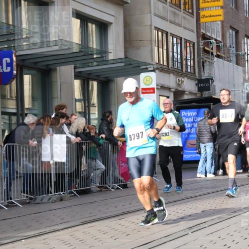 05.10.2025 - 20. swb-Marathon Bremen Strokosch-Dieckow http://msf.ph/oto/9254819 05.10.2025 10:56:45 Ziel 5172, 9231, 9314, 9451, 9489, 9577, 9669, 9797, 9937, 9947, 10069, 10105, 10293, 10397, 10545, 10657, 10867, 10917, 10924, 11015, 11138, 11168, 11202, 11274, 11434, 11435, 11566, 11596, 11686, 5172, 9231, 9314, 9451, 9489, 9577, 9669, 9797, 9937, 9947, 10069, 10105, 10293, 10397, 10545, 10657, 10867, 10917, 10924, 11015, 11138, 11168, 11202, 11274, 11434, 11435, 11566, 11596, 11686 meine-sportfotos.de
