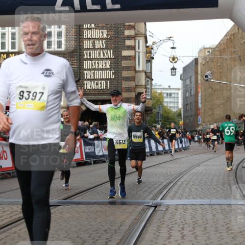 05.10.2025 - 20. swb-Marathon Bremen Yannick Fuchs http://msf.ph/oto/9254834 05.10.2025 10:46:09 Ziel 9397, 9500, 9876, 10090, 10688, 11074, 11513, 11617 meine-sportfotos.de