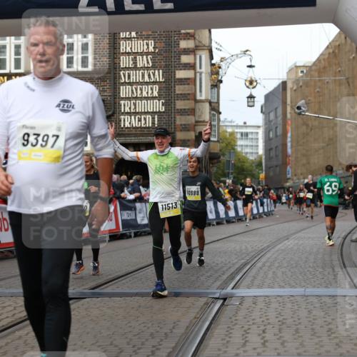 05.10.2025 - 20. swb-Marathon Bremen Yannick Fuchs http://msf.ph/oto/9254853 05.10.2025 10:46:09 Ziel 9397, 9500, 9876, 10090, 10688, 11074, 11513, 11617 meine-sportfotos.de