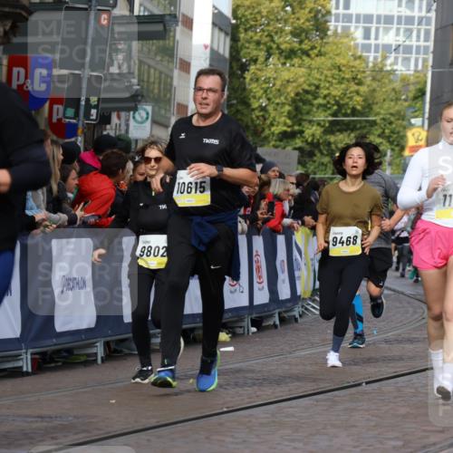 05.10.2025 - 20. swb-Marathon Bremen Strokosch-Dieckow http://msf.ph/oto/9254857 05.10.2025 11:02:27 Ziel 9468, 9647, 9707, 9802, 9839, 10033, 10093, 10595, 10598, 10615, 10982, 10983, 11110, 11160, 11537, 11538, 11711 meine-sportfotos.de