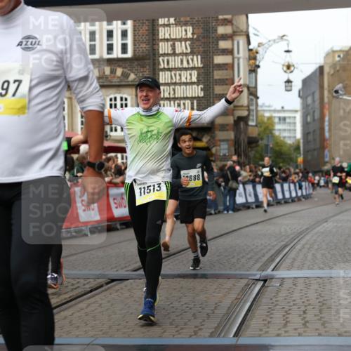 05.10.2025 - 20. swb-Marathon Bremen Yannick Fuchs http://msf.ph/oto/9254876 05.10.2025 10:46:10 Ziel 9397, 9500, 9876, 10090, 10688, 11074, 11513, 11617 meine-sportfotos.de