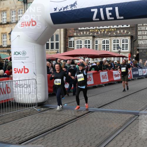 05.10.2025 - 20. swb-Marathon Bremen Yannick Fuchs http://msf.ph/oto/9254883 05.10.2025 11:15:17 Ziel 10647, 10984, 11107, 11293, 11635 meine-sportfotos.de