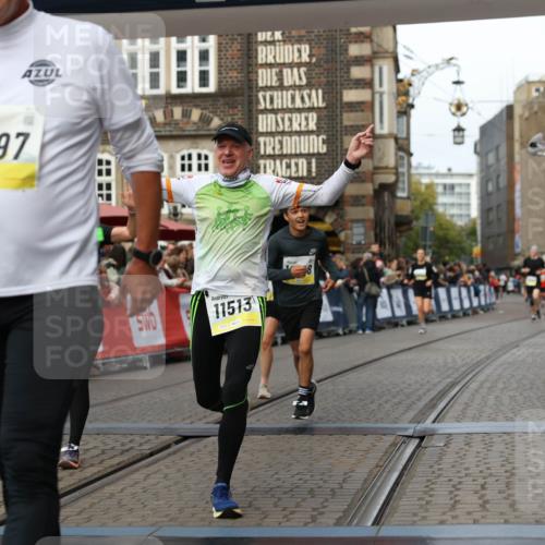 05.10.2025 - 20. swb-Marathon Bremen Yannick Fuchs http://msf.ph/oto/9254901 05.10.2025 10:46:10 Ziel 9397, 9500, 9876, 10090, 10688, 11074, 11513, 11617 meine-sportfotos.de