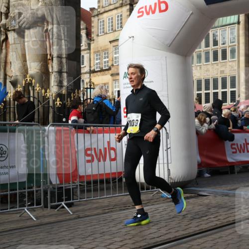 05.10.2025 - 20. swb-Marathon Bremen Yannick Fuchs http://msf.ph/oto/9254909 05.10.2025 10:55:00 Ziel 8326, 9427, 9436, 9560, 9570, 9754, 9776, 10024, 10231, 10232, 10233, 10487, 10609, 10770, 11163, 11276, 11373, 11470 meine-sportfotos.de