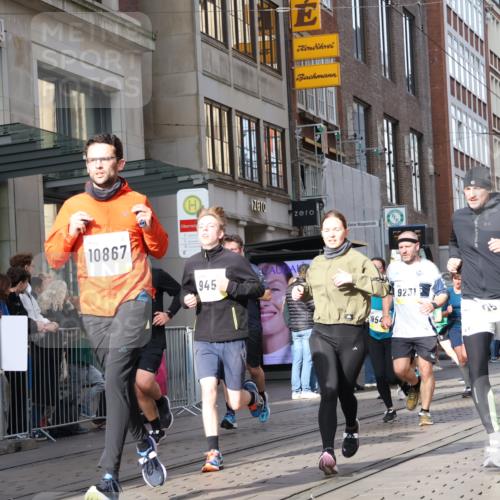 05.10.2025 - 20. swb-Marathon Bremen Strokosch-Dieckow http://msf.ph/oto/9254935 05.10.2025 10:56:49 Ziel 5172, 9231, 9260, 9292, 9314, 9450, 9451, 9489, 9577, 9797, 9844, 9937, 9947, 10069, 10105, 10169, 10293, 10367, 10545, 10657, 10867, 10917, 11015, 11138, 11168, 11202, 11434, 11435, 11566, 11596, 11686, 5172, 9231, 9260, 9292, 9314, 9450, 9451, 9489, 9577, 9797, 9844, 9937, 9947, 10069, 10105, 10169, 10293, 10367, 10545, 10657, 10867, 10917, 11015, 11138, 11168, 11202, 11434, 11435, 11566, 11596, 11686 meine-sportfotos.de