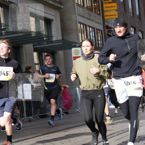 05.10.2025 - 20. swb-Marathon Bremen Strokosch-Dieckow http://msf.ph/oto/9254960 05.10.2025 10:56:50 Ziel 5172, 9231, 9260, 9292, 9314, 9450, 9451, 9489, 9550, 9577, 9797, 9844, 9937, 9947, 10069, 10169, 10281, 10293, 10367, 10545, 10657, 10867, 10917, 11015, 11138, 11168, 11202, 11434, 11435, 11566, 11596, 11686, 5172, 9231, 9260, 9292, 9314, 9450, 9451, 9489, 9550, 9577, 9797, 9844, 9937, 9947, 10069, 10169, 10281, 10293, 10367, 10545, 10657, 10867, 10917, 11015, 11138, 11168, 11202, 11434, 11435, 11566, 11596, 11686 meine-sportfotos.de