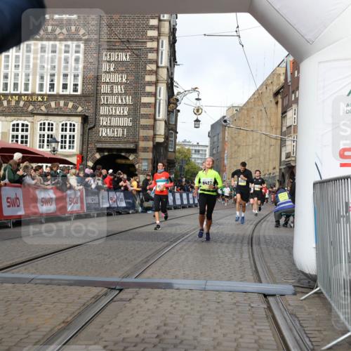 05.10.2025 - 20. swb-Marathon Bremen Yannick Fuchs http://msf.ph/oto/9254964 05.10.2025 10:55:01 Ziel 8326, 9427, 9436, 9560, 9570, 9776, 10024, 10231, 10232, 10233, 10487, 10609, 10770, 11163, 11276, 11373, 11470 meine-sportfotos.de