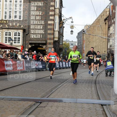 05.10.2025 - 20. swb-Marathon Bremen Yannick Fuchs http://msf.ph/oto/9254972 05.10.2025 10:55:01 Ziel 8326, 9427, 9436, 9560, 9570, 9776, 10024, 10231, 10232, 10233, 10487, 10609, 10770, 11163, 11276, 11373, 11470 meine-sportfotos.de