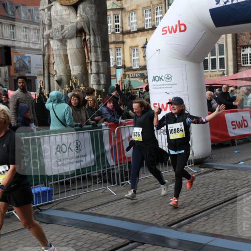05.10.2025 - 20. swb-Marathon Bremen Yannick Fuchs http://msf.ph/oto/9254984 05.10.2025 11:15:18 Ziel 10647, 10984, 11107, 11293, 11635 meine-sportfotos.de