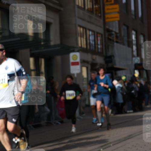 05.10.2025 - 20. swb-Marathon Bremen Strokosch-Dieckow http://msf.ph/oto/9254987 05.10.2025 10:56:51 Ziel 5172, 7101, 9231, 9260, 9292, 9314, 9450, 9451, 9489, 9550, 9577, 9797, 9844, 9937, 9947, 10069, 10169, 10281, 10293, 10367, 10545, 10657, 10867, 10917, 11015, 11138, 11168, 11202, 11434, 11435, 11566, 11596, 11686, 5172, 7101, 9231, 9260, 9292, 9314, 9450, 9451, 9489, 9550, 9577, 9797, 9844, 9937, 9947, 10069, 10169, 10281, 10293, 10367, 10545, 10657, 10867, 10917, 11015, 11138, 11168, 11202, 11434, 11435, 11566, 11596, 11686 meine-sportfotos.de