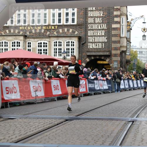 05.10.2025 - 20. swb-Marathon Bremen Yannick Fuchs http://msf.ph/oto/9254991 05.10.2025 10:46:14 Ziel 9500, 10688, 10858, 11074, 11446, 11513 meine-sportfotos.de