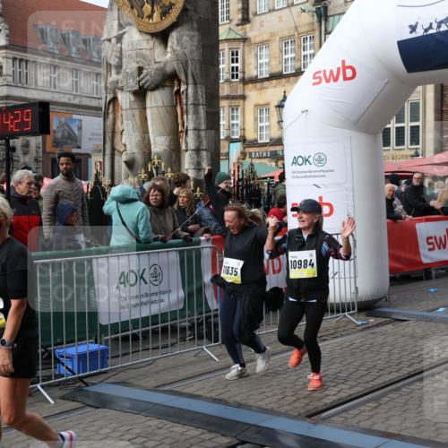 05.10.2025 - 20. swb-Marathon Bremen Yannick Fuchs http://msf.ph/oto/9255015 05.10.2025 11:15:18 Ziel 10647, 10984, 11107, 11293, 11635 meine-sportfotos.de