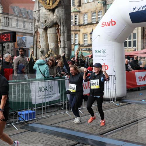 05.10.2025 - 20. swb-Marathon Bremen Yannick Fuchs http://msf.ph/oto/9255026 05.10.2025 11:15:18 Ziel 10647, 10984, 11107, 11293, 11635 meine-sportfotos.de
