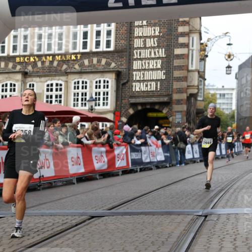 05.10.2025 - 20. swb-Marathon Bremen Yannick Fuchs http://msf.ph/oto/9255039 05.10.2025 10:46:15 Ziel 9500, 10688, 10858, 11074, 11446, 11513 meine-sportfotos.de