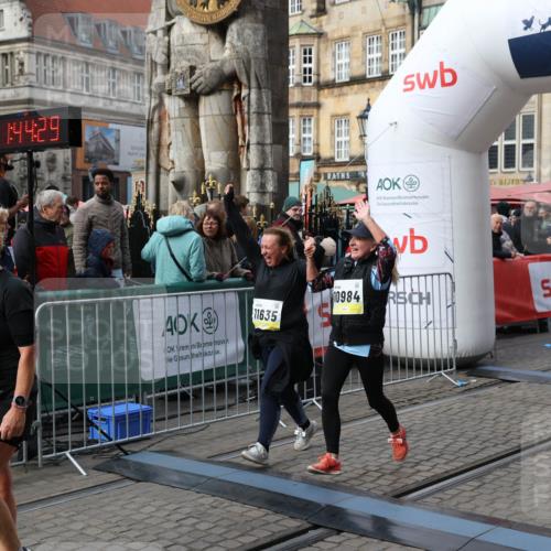 05.10.2025 - 20. swb-Marathon Bremen Yannick Fuchs http://msf.ph/oto/9255043 05.10.2025 11:15:18 Ziel 10647, 10984, 11107, 11293, 11635 meine-sportfotos.de