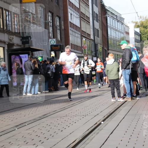 05.10.2025 - 20. swb-Marathon Bremen Strokosch-Dieckow http://msf.ph/oto/9255047 05.10.2025 10:56:55 Ziel 5172, 7101, 9231, 9260, 9292, 9314, 9450, 9489, 9550, 9577, 9797, 9844, 9937, 9947, 10069, 10169, 10281, 10293, 10367, 10545, 10645, 10657, 10917, 10950, 11015, 11138, 11202, 11434, 11435, 11566, 11596, 11606, 11686, 5172, 7101, 9231, 9260, 9292, 9314, 9450, 9489, 9550, 9577, 9797, 9844, 9937, 9947, 10069, 10169, 10281, 10293, 10367, 10545, 10645, 10657, 10917, 10950, 11015, 11138, 11202, 11434, 11435, 11566, 11596, 11606, 11686 meine-sportfotos.de