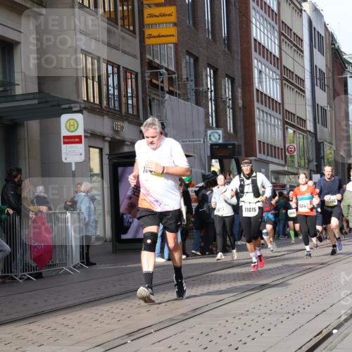 05.10.2025 - 20. swb-Marathon Bremen Strokosch-Dieckow http://msf.ph/oto/9255071 05.10.2025 10:56:57 Ziel 5172, 7101, 9000, 9215, 9231, 9260, 9292, 9314, 9450, 9489, 9550, 9577, 9797, 9844, 9947, 10169, 10281, 10293, 10367, 10545, 10645, 10657, 10917, 10950, 11015, 11138, 11202, 11434, 11435, 11566, 11596, 11606, 11686, 5172, 7101, 9000, 9215, 9231, 9260, 9292, 9314, 9450, 9489, 9550, 9577, 9797, 9844, 9947, 10169, 10281, 10293, 10367, 10545, 10645, 10657, 10917, 10950, 11015, 11138, 11202, 11434, 11435, 11566, 11596, 11606, 11686 meine-sportfotos.de