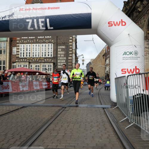 05.10.2025 - 20. swb-Marathon Bremen Yannick Fuchs http://msf.ph/oto/9255119 05.10.2025 10:55:03 Ziel 9427, 9436, 9560, 9570, 10024, 10231, 10232, 10233, 10487, 10609, 10770, 11163, 11320, 11373, 11470 meine-sportfotos.de
