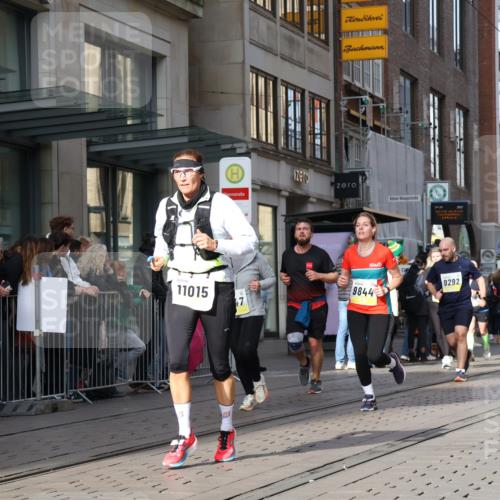 05.10.2025 - 20. swb-Marathon Bremen Strokosch-Dieckow http://msf.ph/oto/9255138 05.10.2025 10:57:00 Ziel 7101, 9000, 9215, 9231, 9260, 9292, 9314, 9450, 9489, 9550, 9577, 9625, 9844, 9904, 9914, 9947, 9962, 10139, 10169, 10281, 10293, 10367, 10545, 10645, 10657, 10917, 10950, 11015, 11138, 11202, 11434, 11596, 11606, 11686, 7101, 9000, 9215, 9231, 9260, 9292, 9314, 9450, 9489, 9550, 9577, 9625, 9844, 9904, 9914, 9947, 9962, 10139, 10169, 10281, 10293, 10367, 10545, 10645, 10657, 10917, 10950, 11015, 11138, 11202, 11434, 11596, 11606, 11686 meine-sportfotos.de