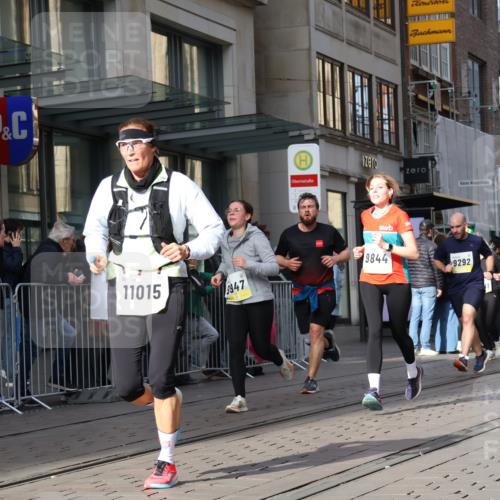 05.10.2025 - 20. swb-Marathon Bremen Strokosch-Dieckow http://msf.ph/oto/9255152 05.10.2025 10:57:01 Ziel 7101, 9000, 9215, 9231, 9260, 9292, 9314, 9450, 9489, 9550, 9577, 9625, 9844, 9904, 9914, 9947, 9962, 10139, 10169, 10281, 10293, 10367, 10545, 10645, 10657, 10917, 10950, 11015, 11138, 11202, 11434, 11596, 11606, 11686, 7101, 9000, 9215, 9231, 9260, 9292, 9314, 9450, 9489, 9550, 9577, 9625, 9844, 9904, 9914, 9947, 9962, 10139, 10169, 10281, 10293, 10367, 10545, 10645, 10657, 10917, 10950, 11015, 11138, 11202, 11434, 11596, 11606, 11686 meine-sportfotos.de