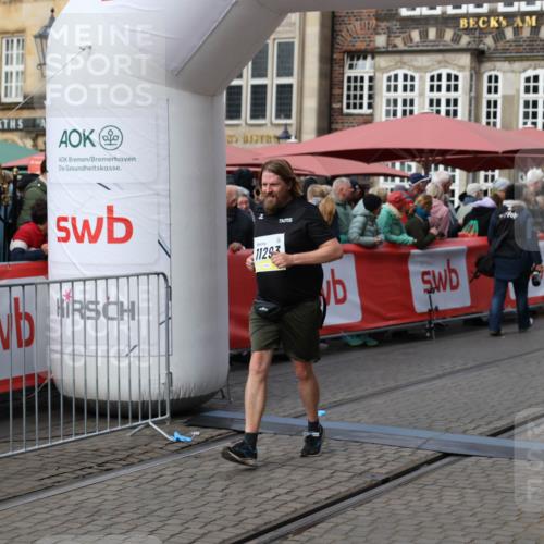 05.10.2025 - 20. swb-Marathon Bremen Yannick Fuchs http://msf.ph/oto/9255155 05.10.2025 11:15:19 Ziel 10647, 10984, 11293, 11635 meine-sportfotos.de