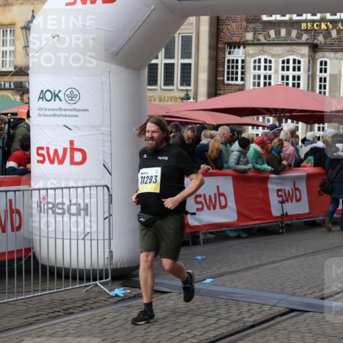 05.10.2025 - 20. swb-Marathon Bremen Yannick Fuchs http://msf.ph/oto/9255188 05.10.2025 11:15:19 Ziel 10647, 10984, 11293, 11635 meine-sportfotos.de