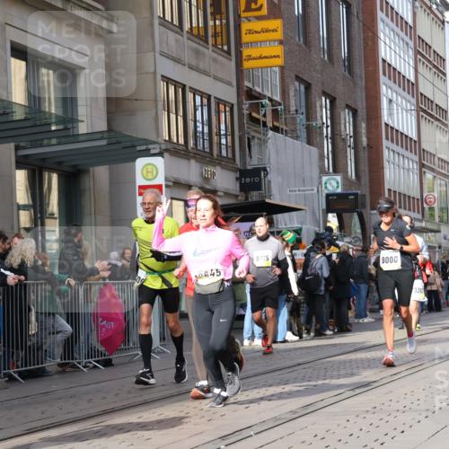 05.10.2025 - 20. swb-Marathon Bremen Strokosch-Dieckow http://msf.ph/oto/9255233 05.10.2025 10:57:05 Ziel 7101, 9000, 9215, 9260, 9292, 9450, 9489, 9550, 9625, 9747, 9844, 9904, 9914, 9947, 9962, 10139, 10169, 10281, 10293, 10367, 10645, 10657, 10694, 10739, 10754, 10950, 11015, 11352, 11360, 11583, 11596, 11606, 7101, 9000, 9215, 9260, 9292, 9450, 9489, 9550, 9625, 9747, 9844, 9904, 9914, 9947, 9962, 10139, 10169, 10281, 10293, 10367, 10645, 10657, 10694, 10739, 10754, 10950, 11015, 11596, 11606 meine-sportfotos.de