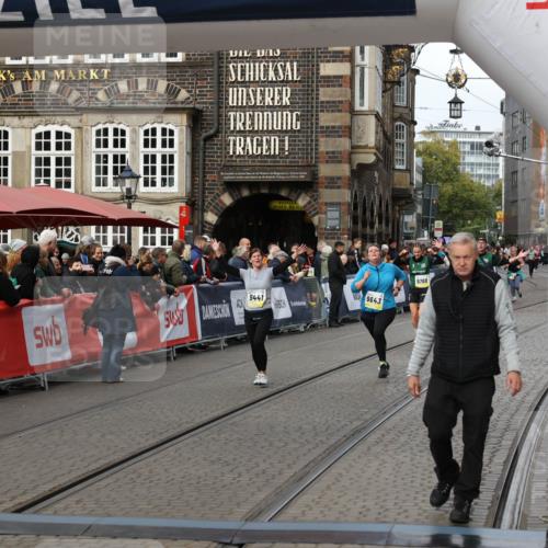 05.10.2025 - 20. swb-Marathon Bremen Yannick Fuchs http://msf.ph/oto/9255325 05.10.2025 11:15:23 Ziel 9643, 10984, 11293, 11635 meine-sportfotos.de