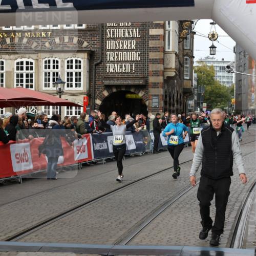05.10.2025 - 20. swb-Marathon Bremen Yannick Fuchs http://msf.ph/oto/9255331 05.10.2025 11:15:23 Ziel 9643, 10984, 11293, 11635 meine-sportfotos.de
