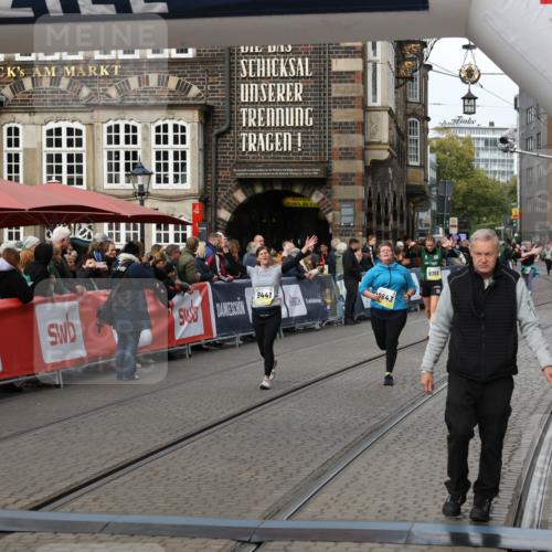 05.10.2025 - 20. swb-Marathon Bremen Yannick Fuchs http://msf.ph/oto/9255354 05.10.2025 11:15:23 Ziel 9643, 10984, 11293, 11635 meine-sportfotos.de