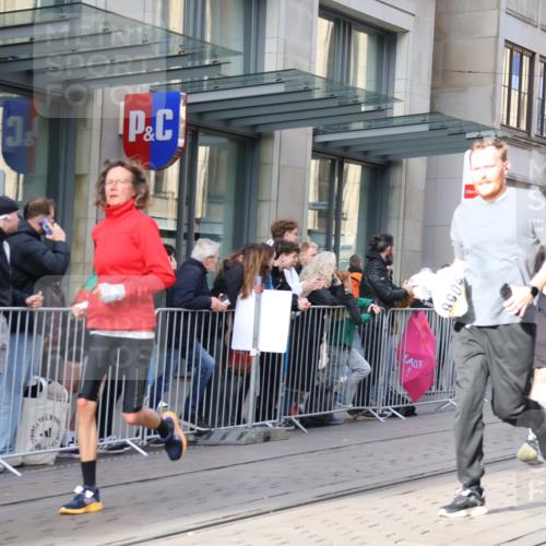 05.10.2025 - 20. swb-Marathon Bremen Strokosch-Dieckow http://msf.ph/oto/9255362 05.10.2025 10:57:15 Ziel 7101, 9000, 9215, 9309, 9372, 9550, 9585, 9625, 9747, 9904, 9914, 9943, 9962, 9979, 10139, 10225, 10250, 10281, 10329, 10341, 10555, 10645, 10694, 10739, 10754, 10950, 11352, 11360, 11520, 11521, 11583, 11606, 11731, 7101, 9000, 9215, 9309, 9372, 9550, 9585, 9625, 9747, 9904, 9914, 9943, 9962, 9979, 10139, 10225, 10250, 10281, 10329, 10341, 10555, 10645, 10694, 10739, 10754, 10950, 11606 meine-sportfotos.de