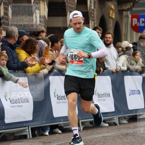 05.10.2025 - 20. swb-Marathon Bremen Strokosch-Dieckow http://msf.ph/oto/9255378 05.10.2025 12:53:32 Ziel 1221, 1665, 2940, 8341 meine-sportfotos.de