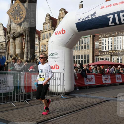 05.10.2025 - 20. swb-Marathon Bremen Yannick Fuchs http://msf.ph/oto/9255391 05.10.2025 10:55:07 Ziel 9427, 9475, 9570, 9791, 10231, 11320, 11470, 11507, 11523 meine-sportfotos.de