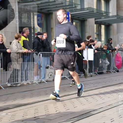 05.10.2025 - 20. swb-Marathon Bremen Strokosch-Dieckow http://msf.ph/oto/9255429 05.10.2025 10:57:17 Ziel 9000, 9215, 9309, 9372, 9585, 9625, 9747, 9904, 9914, 9943, 9962, 9979, 10139, 10225, 10250, 10329, 10341, 10555, 10645, 10694, 10739, 10754, 10890, 10950, 11352, 11360, 11457, 11520, 11521, 11575, 11583, 11606, 11731, 11744, 9000, 9215, 9309, 9372, 9585, 9625, 9747, 9904, 9914, 9943, 9962, 9979, 10139, 10225, 10250, 10329, 10341, 10555, 10645, 10694, 10739, 10754, 10890, 10950, 11606 meine-sportfotos.de