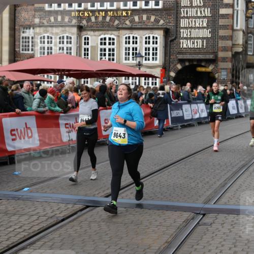 05.10.2025 - 20. swb-Marathon Bremen Yannick Fuchs http://msf.ph/oto/9255497 05.10.2025 11:15:26 Ziel 9441, 9643, 9768, 11293 meine-sportfotos.de