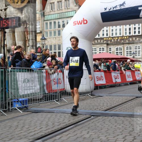 05.10.2025 - 20. swb-Marathon Bremen Yannick Fuchs http://msf.ph/oto/9255534 05.10.2025 10:46:30 Ziel 9400, 9921, 11462 meine-sportfotos.de