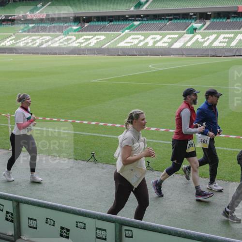 05.10.2025 - 20. swb-Marathon Bremen Michael Burmester http://msf.ph/oto/9255550 05.10.2025 10:43:27 Laufen im Stadion 9185, 9273, 9288, 9380, 9476, 9493, 9526, 9561, 9675, 9726, 9731, 9732, 9734, 9736, 9760, 9784, 9806, 9819, 9822, 9823, 9826, 9848, 9861, 9867, 9895, 9911, 9912, 9984, 10146, 10183, 10288, 10315, 10316, 10320, 10399, 10433, 10435, 10491, 10512, 10515, 10552, 10596, 10831, 10849, 10861, 10962, 10969, 11030, 11073, 11083, 11113, 11157, 11161, 11215, 11240, 11242, 11285, 11331, 11345, 11404, 11536, 8225, 9212, 9276, 9481 meine-sportfotos.de