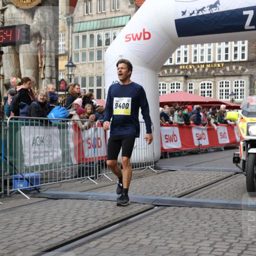 05.10.2025 - 20. swb-Marathon Bremen Yannick Fuchs http://msf.ph/oto/9255564 05.10.2025 10:46:30 Ziel 9400, 9921, 11462 meine-sportfotos.de