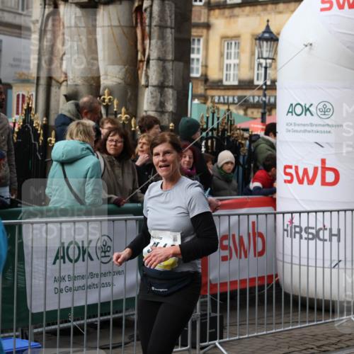 05.10.2025 - 20. swb-Marathon Bremen Yannick Fuchs http://msf.ph/oto/9255578 05.10.2025 11:15:29 Ziel 9441, 9643, 9767, 9768, 9959 meine-sportfotos.de