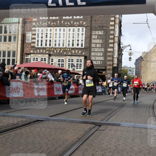 05.10.2025 - 20. swb-Marathon Bremen Yannick Fuchs http://msf.ph/oto/9255584 05.10.2025 10:55:11 Ziel 9475, 9791, 10014, 10180, 10307, 10920, 11320, 11363, 11507, 11523 meine-sportfotos.de