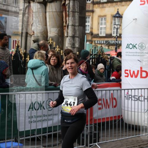 05.10.2025 - 20. swb-Marathon Bremen Yannick Fuchs http://msf.ph/oto/9255589 05.10.2025 11:15:29 Ziel 9441, 9643, 9767, 9768, 9959 meine-sportfotos.de