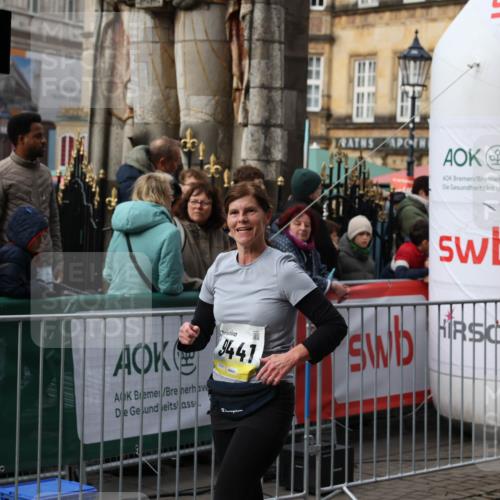 05.10.2025 - 20. swb-Marathon Bremen Yannick Fuchs http://msf.ph/oto/9255601 05.10.2025 11:15:29 Ziel 9441, 9643, 9767, 9768, 9959 meine-sportfotos.de