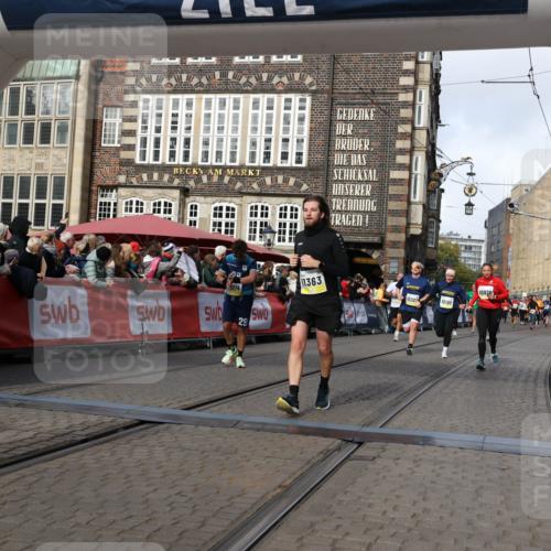 05.10.2025 - 20. swb-Marathon Bremen Yannick Fuchs http://msf.ph/oto/9255603 05.10.2025 10:55:11 Ziel 9475, 9791, 10014, 10180, 10307, 10920, 11320, 11363, 11507, 11523 meine-sportfotos.de