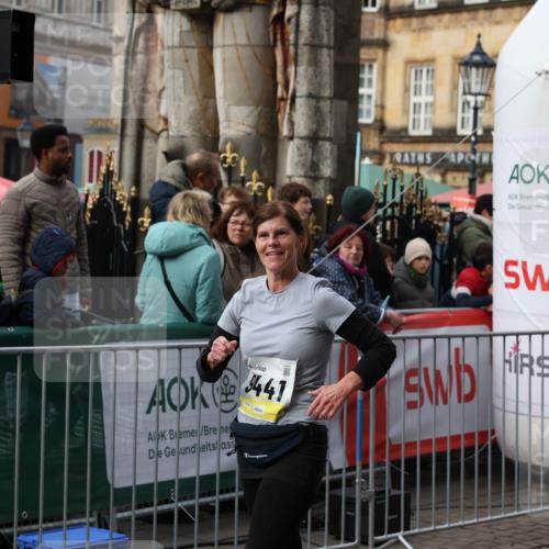 05.10.2025 - 20. swb-Marathon Bremen Yannick Fuchs http://msf.ph/oto/9255613 05.10.2025 11:15:29 Ziel 9441, 9643, 9767, 9768, 9959 meine-sportfotos.de